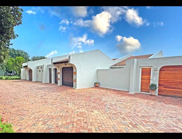 2 BEDROOM TOWNHOUSE FOR SALE IN RIVER CLUB